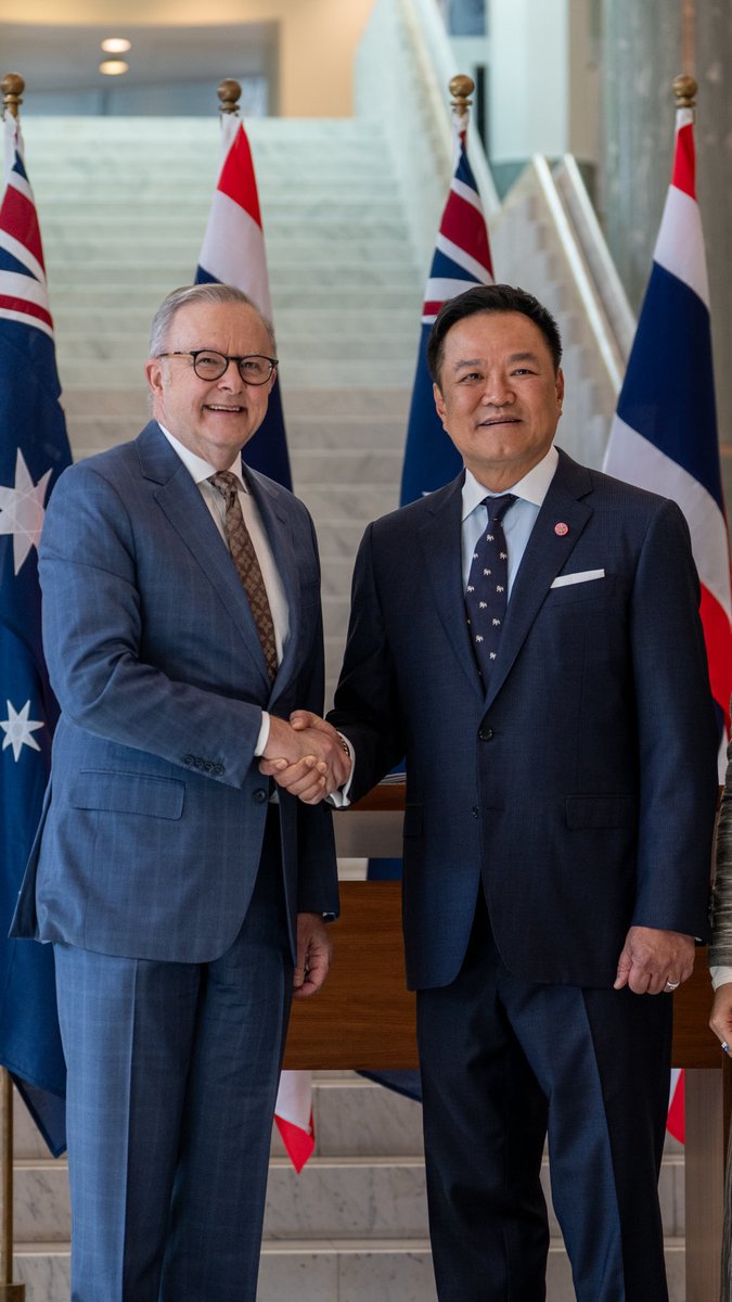 Australia and Thailand are building a stronger and more secure region 🇦🇺🇹🇭 Together, we're boosting our economies, acting against international crime, and increasing our defence cooperation. The Thai-Australian community has contributed so much, and now we're bringing our nations even closer. Because when we work closely with our partners we can achieve more for our region.