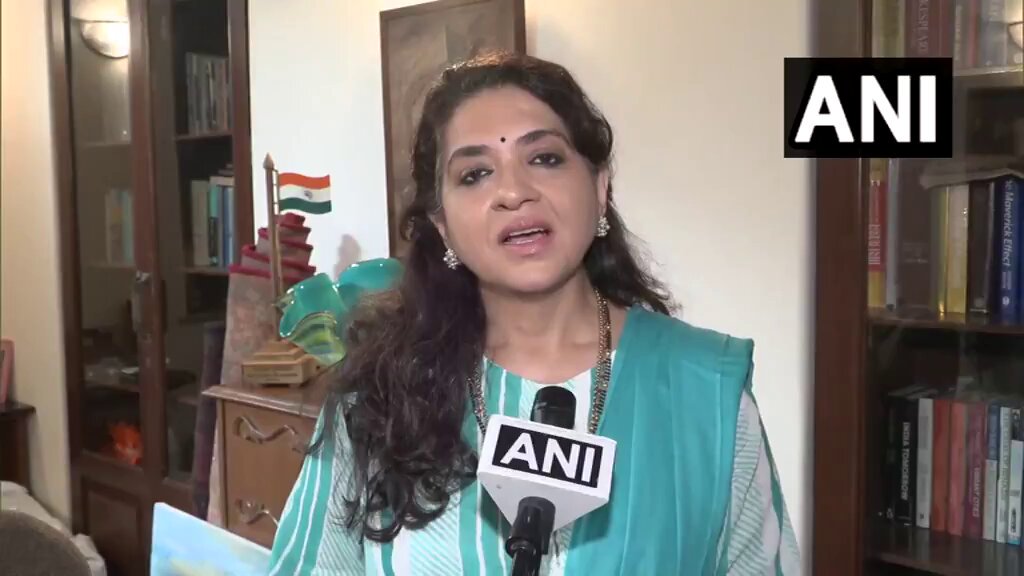 #WATCH | Mumbai, Maharashtra: Shiv Sena Spokesperson Shaina NC says, "How long will Rahul Gandhi continue with the politics of appeasement? The Congress party has always viewed Dalits, Muslims, and OBCs merely as a vote bank. We are sensitive towards the OBCs and want to see progress in their personal lives; that requires a vision. Lacking such a vision, you have resorted to mere rhetoric. Everyone knows that the Congress party lacks policy, intent, and integrity."