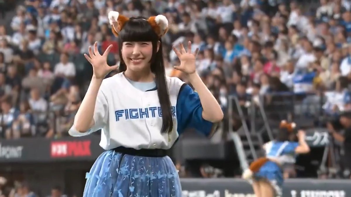 ファントムシータのみなさんと一緒にきつねダンス🦊✨ 試合終了後〈AFTER GAME〉にてスペシャルライブ開催🎤 国内外から注目を集めているファントムシータのパフォーマンスをお見逃しなく! #lovefighters ファントムシータ