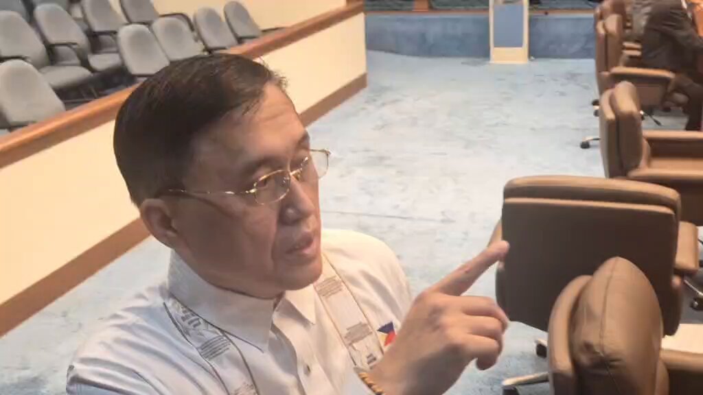 ‘YUNG TRABAHO NAMIN AY GINAGAWA NAMAN PO NAMIN’ WATCH: Senator Bong Go appeals for understanding after he was seen in a photo inside the senators’ lounge with Senators Robin Padilla and Mark Villar while the impeachment trial of Vice President Sara Duterte was ongoing on Monday. “It was a short break, at saka patuloy kaming nagmo-monitor,” Go said. He added that taking breaks is inevitable since the trial lasts for hours. | Eimor Santos