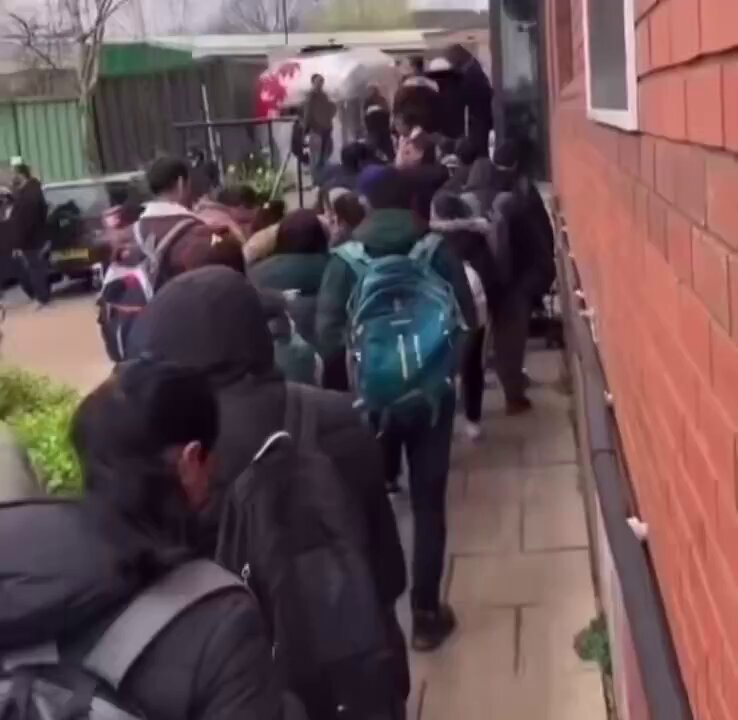 The number of migrants claiming Universal Credit has hit a record high at 1.3 million.