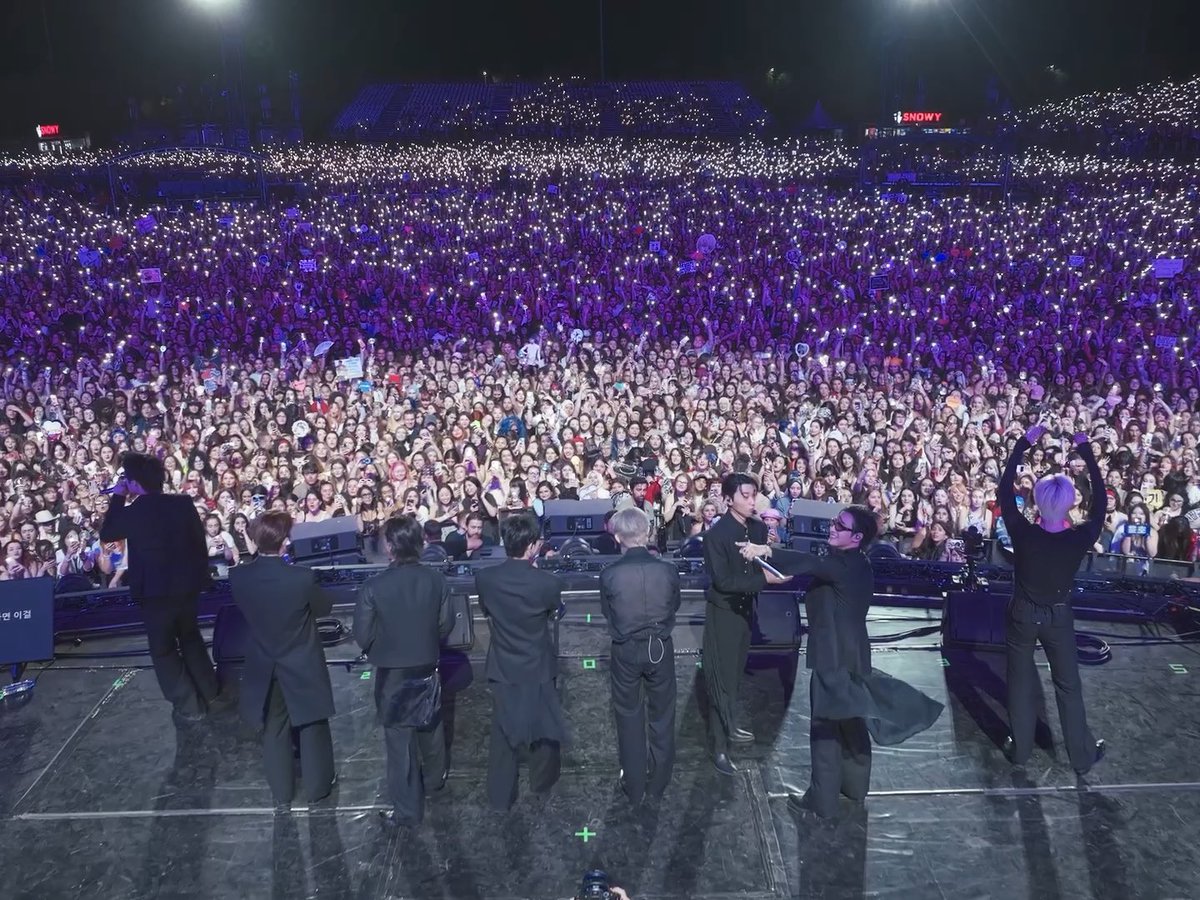 Binlerce kişi, onlarca konser, tek bir festival! 🫶 Sahneden yükselen şarkılara hep bir ağızdan eşlik ettik, Festival Park Yenikapı’yı birlikte doldurduk. ✨ İstanbul Festivali, birlikte yaşadığımız unutulmaz anlarla bir kez daha hafızalara kazındı. ♥️ #İstanbulFestivali #İstanbul #Festival #Müzik