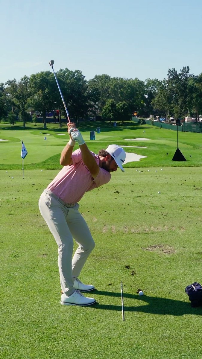 Pause and watch Cameron Young's range session. Oddly satisfying. (Presented by @PeterMillar)