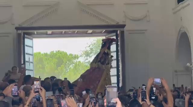 Empieza el traslado Hermandad Matriz Almonte 📹Victor M. Espinosa