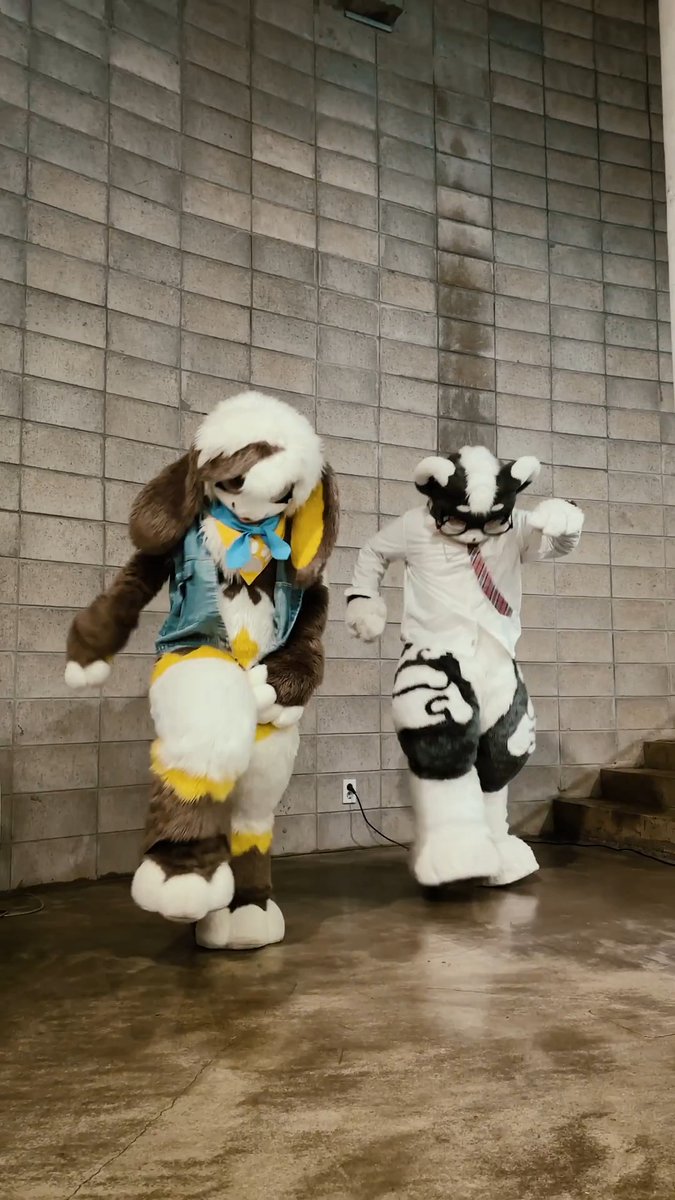 🐰 shuffles for the first time 👟 Boreum & Kkami dances to #singasong #V8 #BASTTIE
