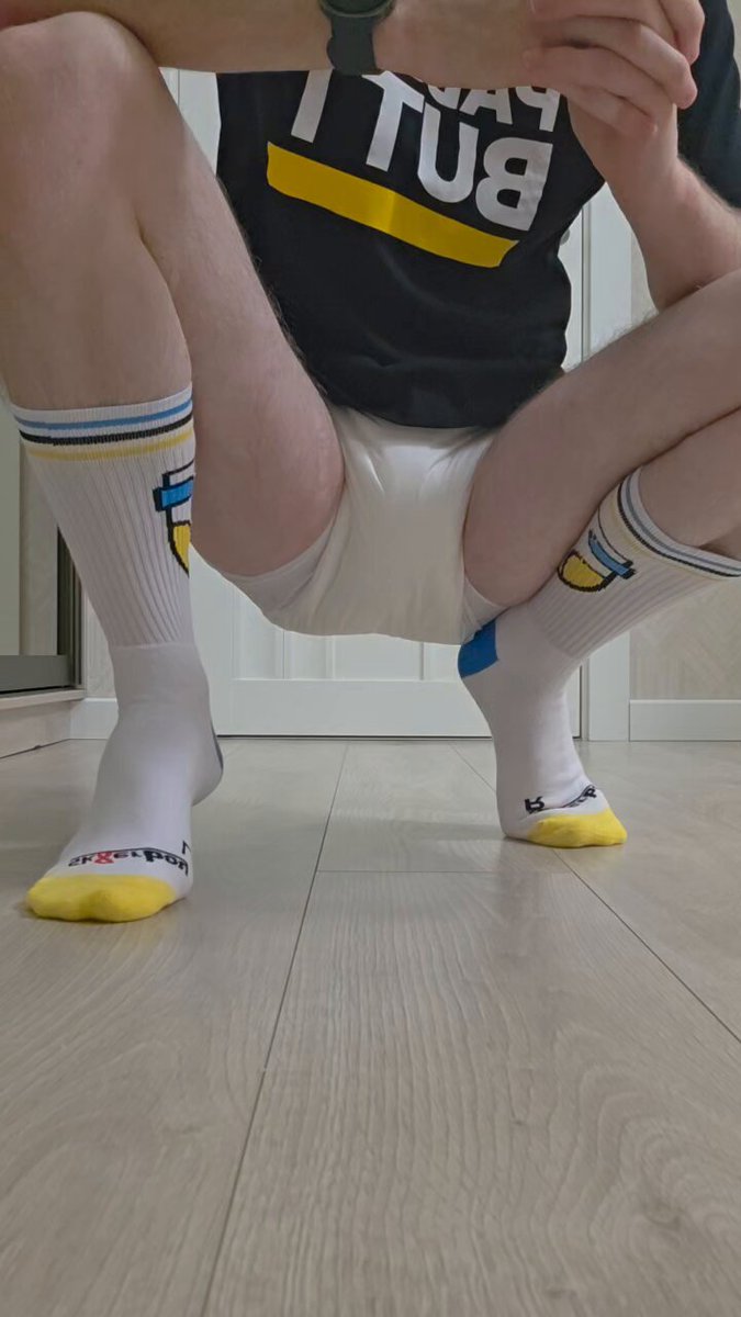 Oh no. This little puppy doesn't know how to use the toilet. He needs to wear big, thick diapers 24/7 to keep from wetting the whole house 🙈 #abdl #abdlboy #abdlgay #diaper #diapers #soaked #soakeddiaper #wetdiaper #padded #dl #diaperboy #dlboy #diapergay #dlgay #gay #boy