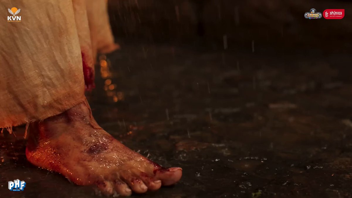 MAD NUMBERS FOR AN 18 RATED FILM 🥵🥵💣 Even with an 18+ age rating in UK, seats for #ToxicTheMovie are disappearing hour after hour. A MONSTER opening loading! Yash #Nayanthara Kiara Advani Huma Qureshi rukmini #TaraSutaria #GeetuMohandas Ravi Basrur #RajeevRavi #UjwalKulkarni #TPAbid #MohanBKere #SandeepSadashiva #PrashantDileepHardikar #KunalSharma #SandeepSharma #JJPerry AnbAriv #KechaKhamphakdee #AmritSingh KVN Productions #MonsterMindCreations TOXIC #Toxic Phars Film Co LLC Boleyn Cinema ODEON Showcase Cinemas UK Vue Cineworld vithurs