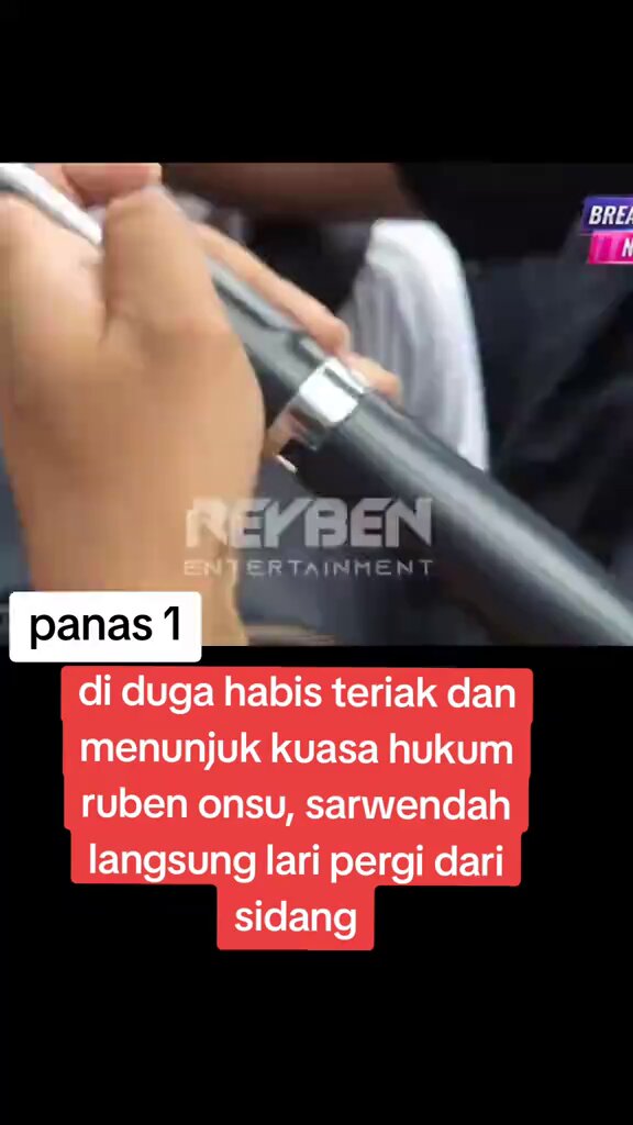 Wendah ngamuk di sidang mediasi sma pengacara Ruben, wartawan denger tuh teriakan dr dalem. Pas keluar dikejarlah, muka dia tegang banget. Sidang mediasi akhirnya g nemu kt sepakat. Kabarnya ttp g mau ngasih jatah waktu sma anak. Tp mau nuntut nafkahnya aja eaaa