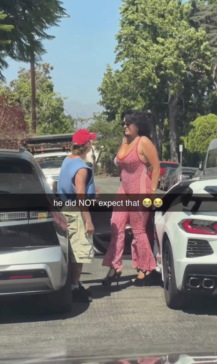 I knew he was cooked the second that leg came out the car 🤣🤣