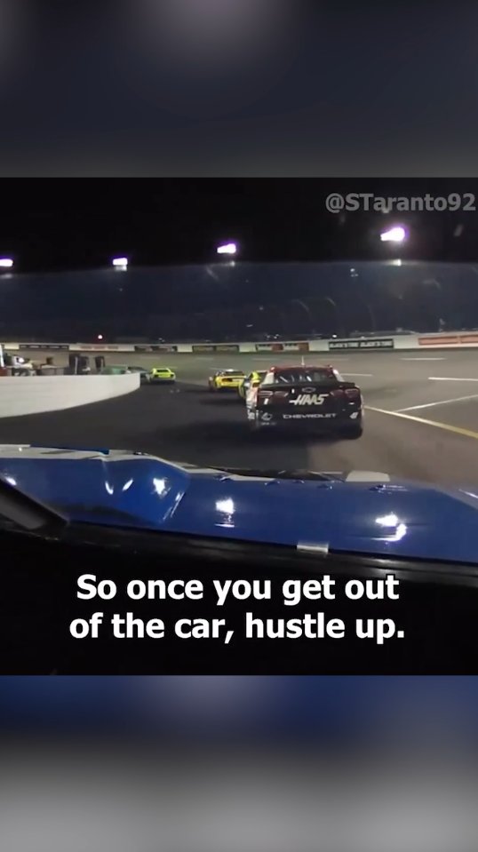 Kyle Larson had the full support of his team for his journey from Richmond to the Knoxville Nationals in Iowa. Kevin Harvick | Mamba Smith | @KaitlynVincie