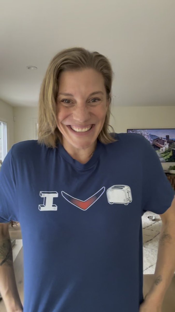 Okay, the new BSG shirts are SO GOOD. I’m showing you a couple of my favorites here and then very confidently telling you the wrong place to find them. Because of course I did. So ignore me in the video. This is the one you want: (Link in bio also;) Stands