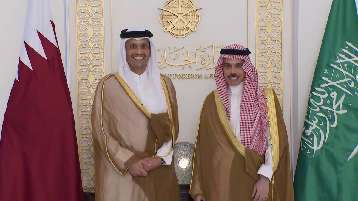 وزير الخارجية يستقبل رئيس مجلس الوزراء وزير الخارجية القطري، جرى خلال الاستقبال استعراض العلاقات الأخوية التي تجمع البلدين الشقيقين