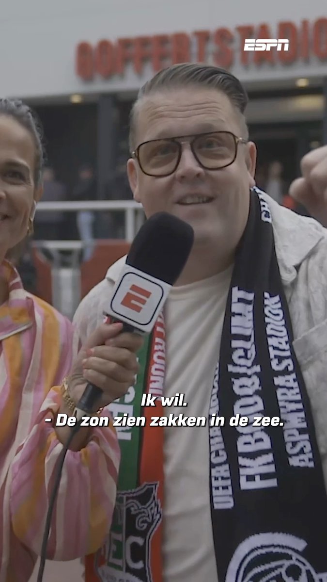 Volkszanger Rutger van Barneveld baalt dat hij geen duet met N.E.C.-directeur Wilco van Schaik kan zingen, maar krijgt dan toch een verrassing uit Griekenland...🇬🇷👏