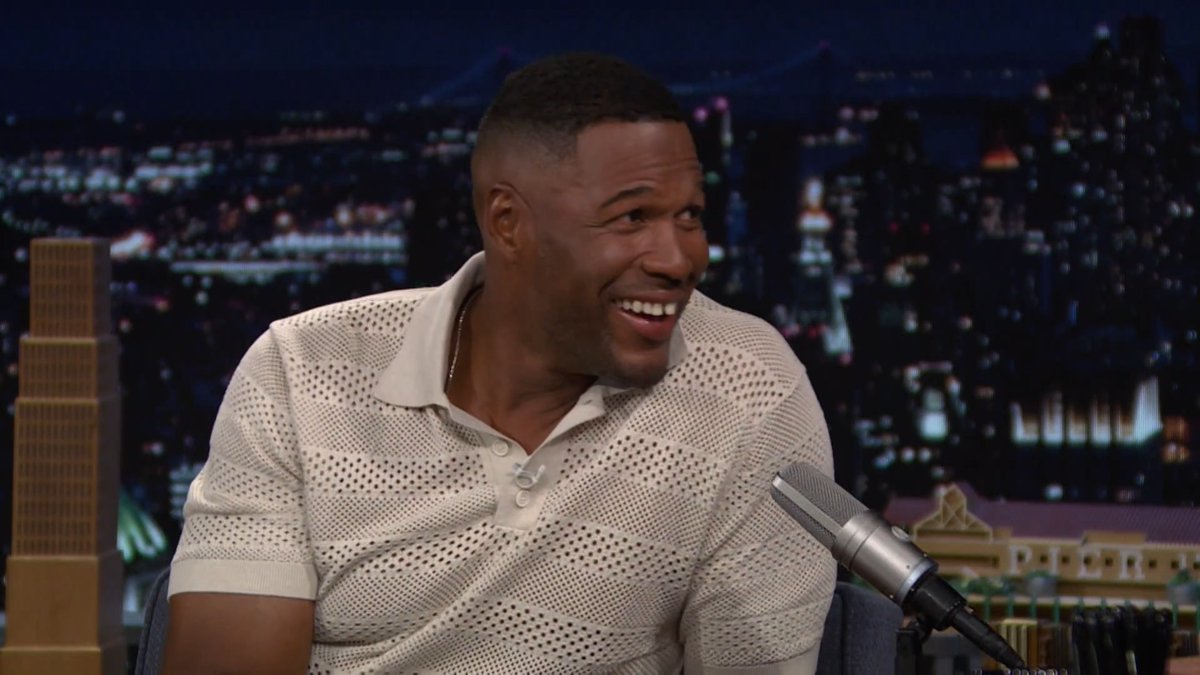 .Michael Strahan reacts to NEW YORK KNICKS winning the championship, the FIFA World Cup, and LeBron James heading to the Philadelphia 76ers! #FallonTonight