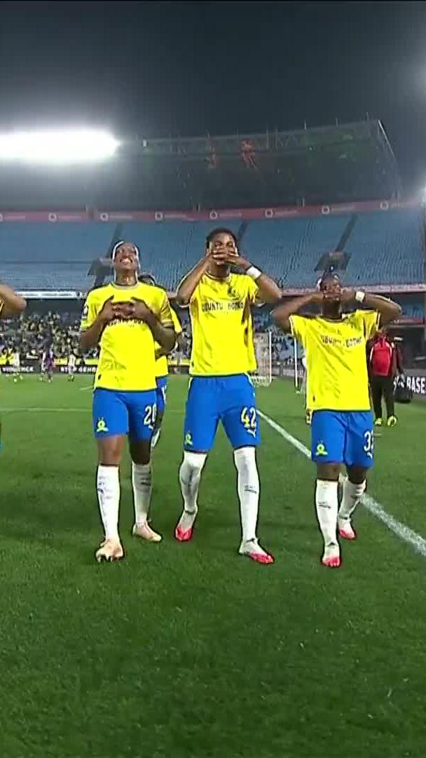 Malibongwe Khoza is left unmarked and Sundowns have the opener ⚽💥 📺 Stream #BetwayPrem on DStv: