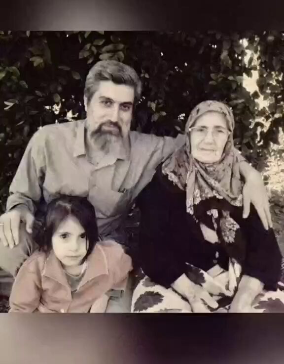 وَاللّٰهُ عَز۪يزٌ ذُو انْتِقَامٍ Allah, mutlak güç ve intikam sahibidir. (Ali İmran 4)