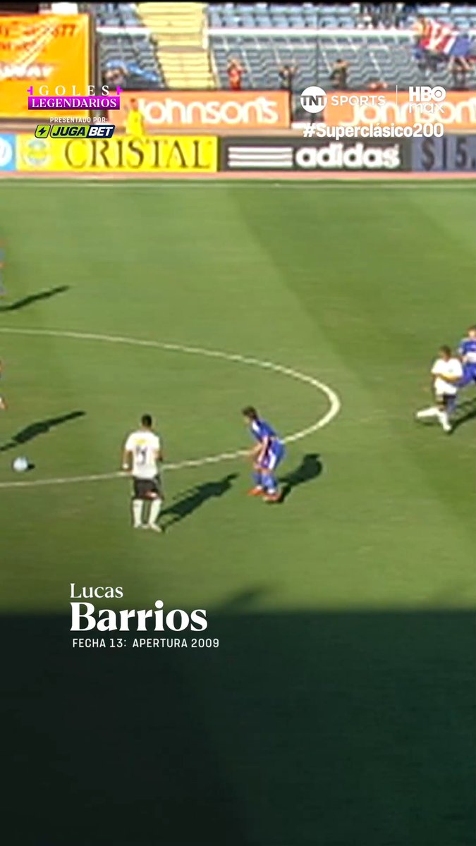 🤩⚽🏁 INOLVIDABLE El #Superclásico200 está a la vuelta de la esquina, y recordamos esta joya de Lucas Barrios en la Fecha 13 del Apertura 2009, donde #ColoColo venció a #LaU en el Estadio Nacional por 3-1. No te pierdas esta nueva edición del gran clásico de nuestro fútbol, este 23 de agosto, por TNT Sports Premium y #TNTSportsenHBOMax. Por solo $8.990/mes en los primeros 6 meses*, tienes lo mejor de TNT Sports en HBO Max. #PromoTNTSports Haz tu jugada legendaria en #JugaBet