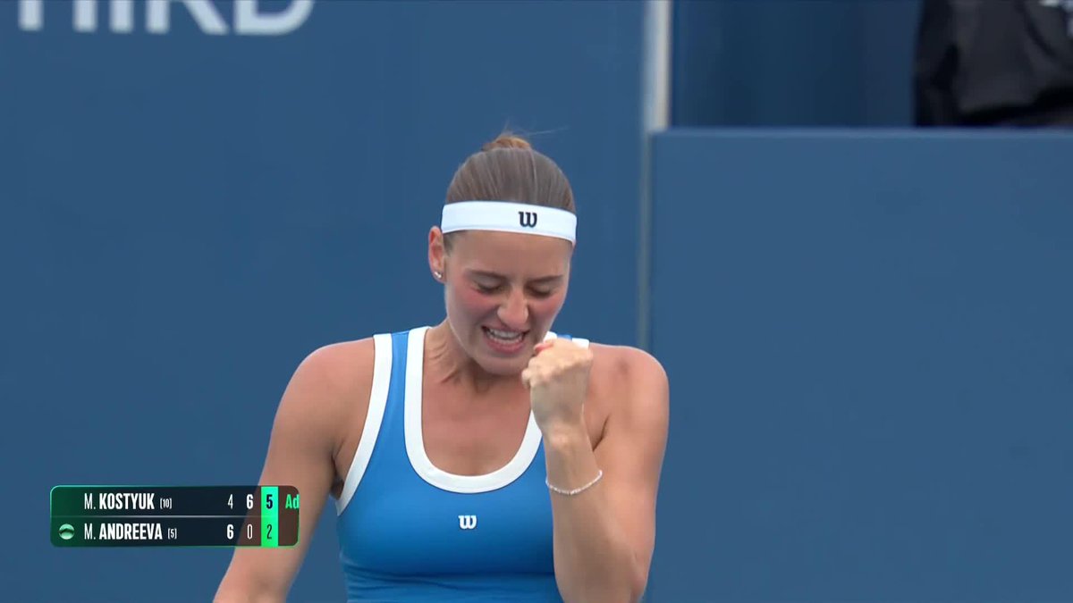 Marta Kostyuk did it again 😂 That handshake is still nowhere to be found.