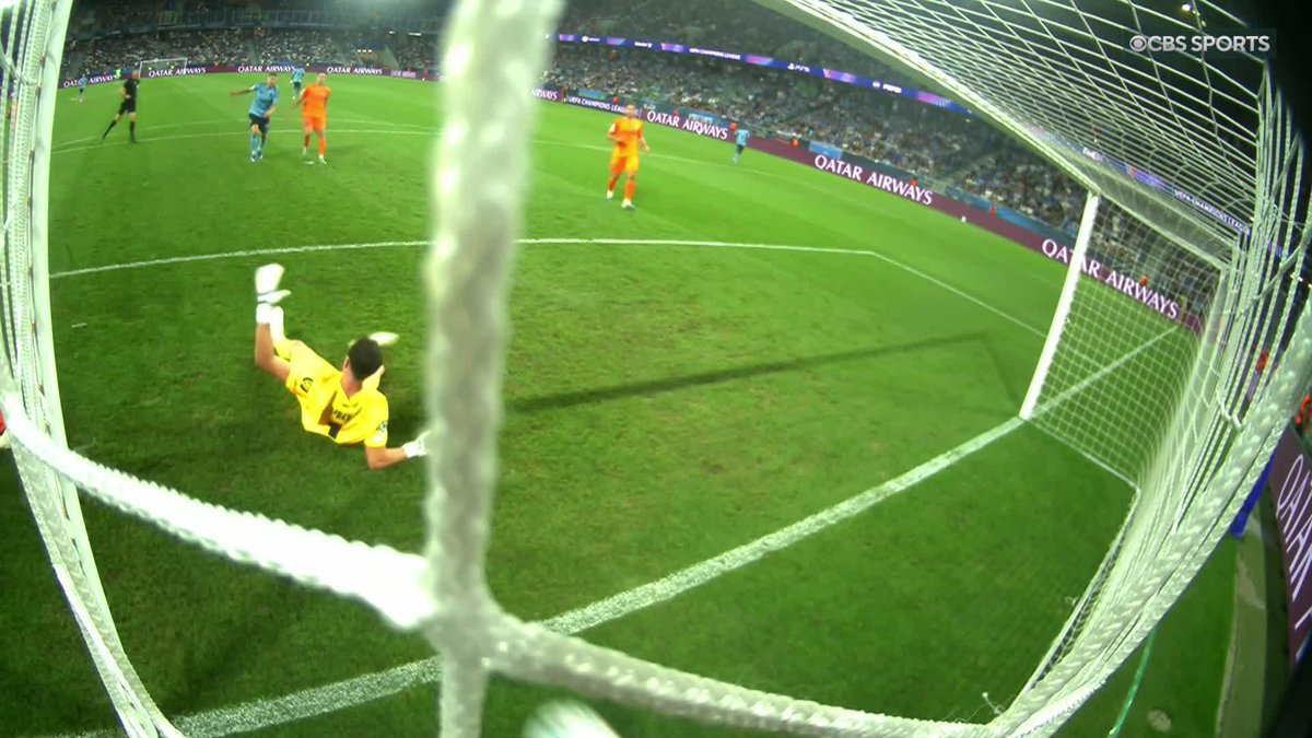 Roman Čerepkai in perfect position to strike first for Slovan Bratislava 🔥 Watch the Champions League playoff first leg on Paramount+ 📺
