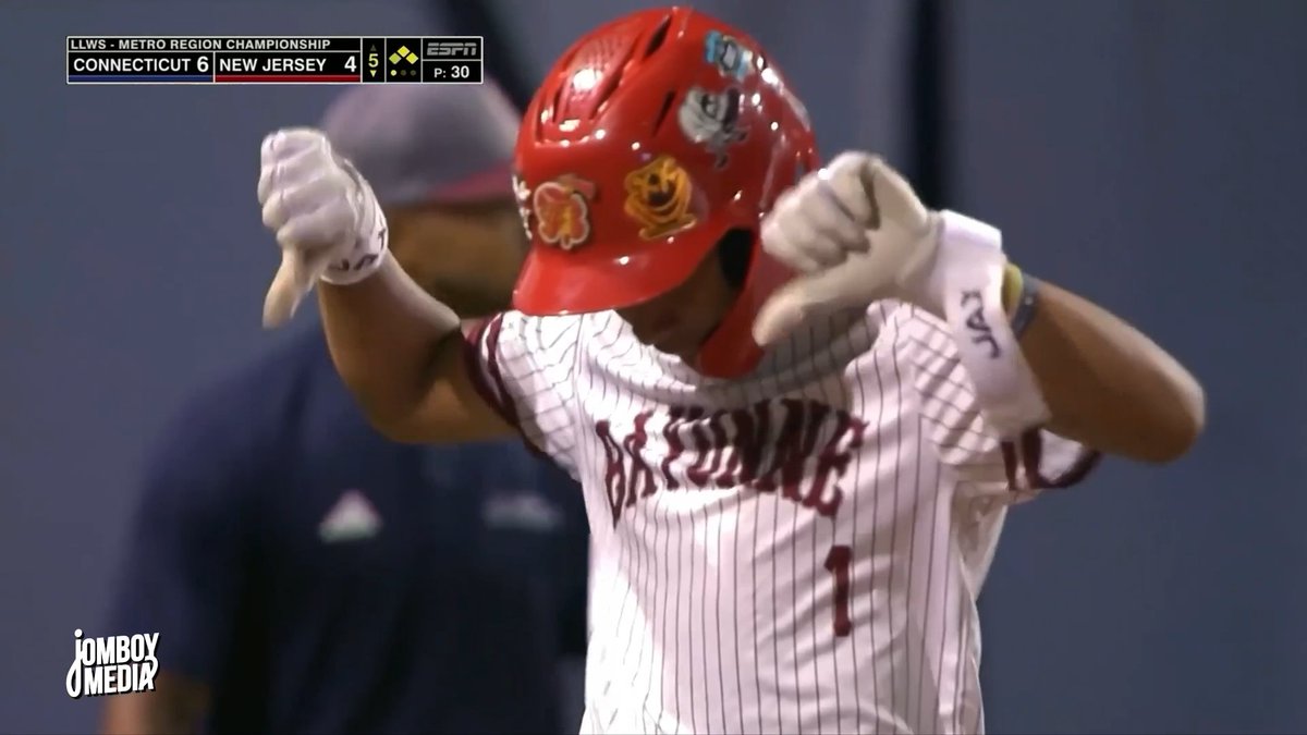 Fans boo because Connecticut kept intentionally walking New Jersey's star player, a breakdown