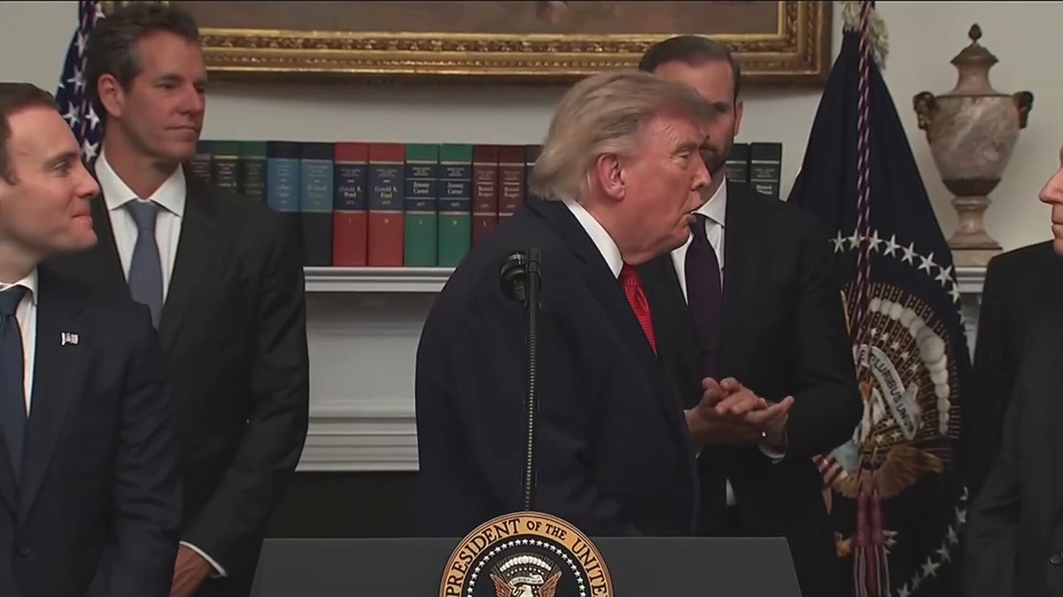 🚨 President Trump just dropped this epic line then WALKED OUT of the room with crypto and tech leaders: "We're gonna take them into the Oval Office — we're gonna show them a REAL office." "Their offices are nice, but this is nicer." 🔥