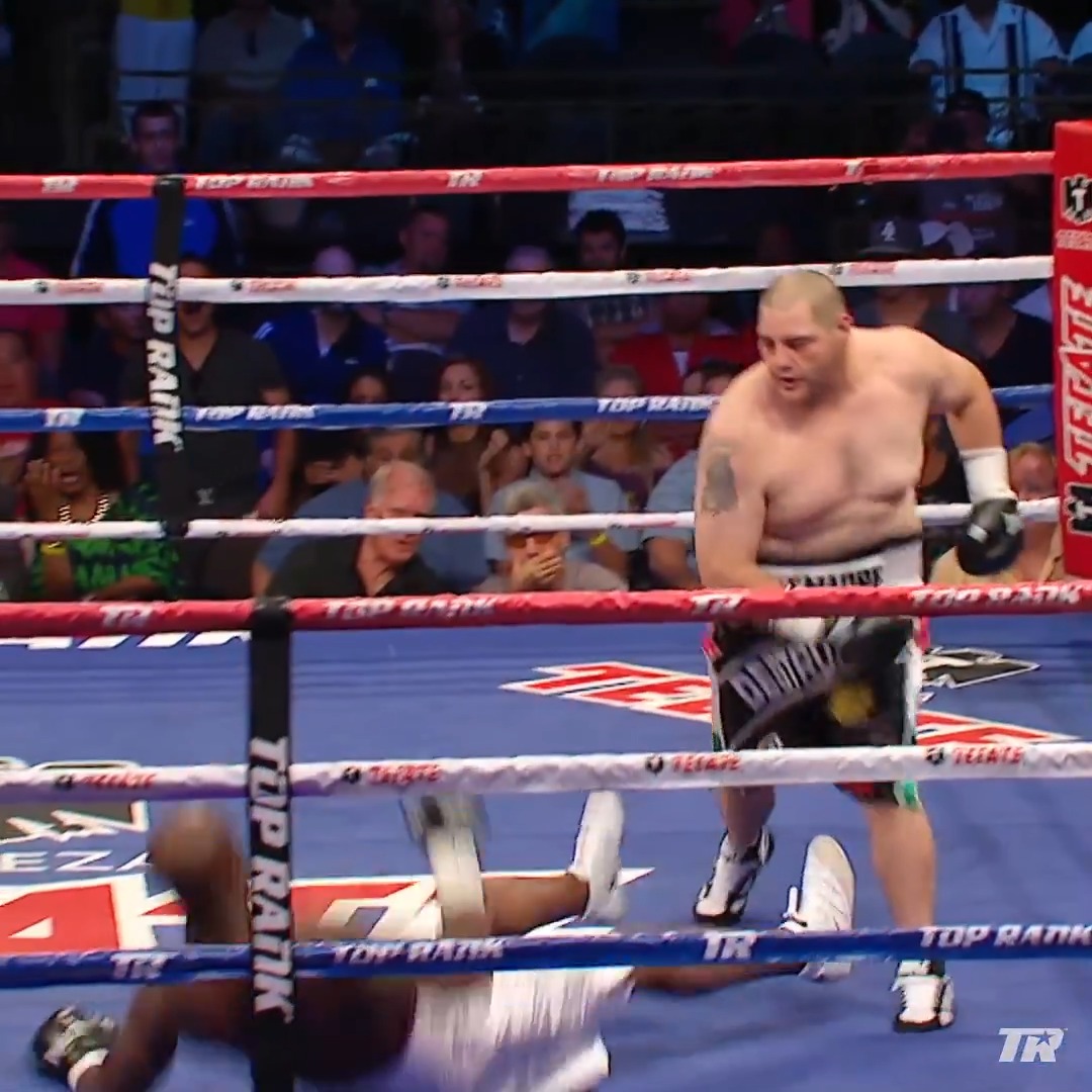 When Andy Ruiz STUNNED Carl Davis in one round 😵💫
