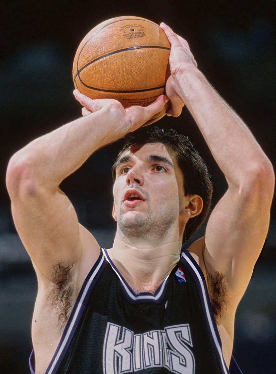 Peja Stojakovic finished with 37 points to close out the WCR1 series against the Suns! (2001) 37 PTS 6 REB 2 STL 1 BLK 56% FG (10/18) 100% FT (14/14)