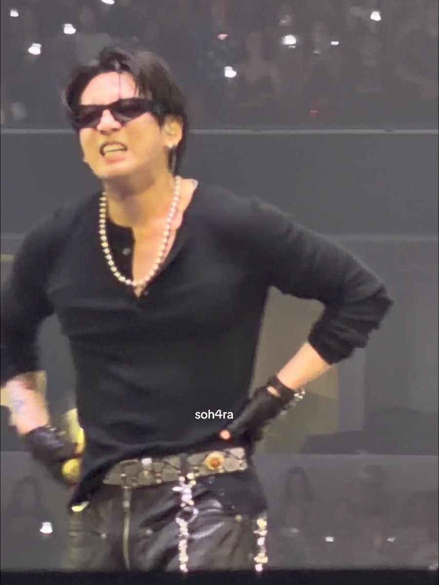 his back is still hurting… may he get well soon :(