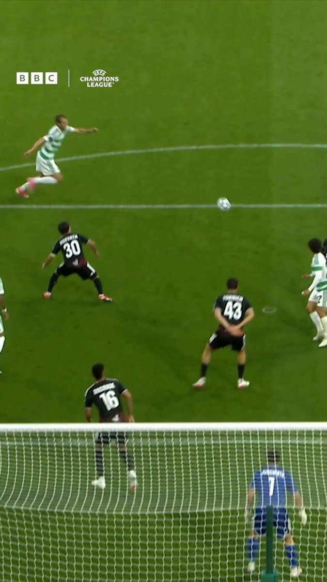You beauty 🤩 A magnificent strike from Benjamin Nygren got Celtic started against LASK!