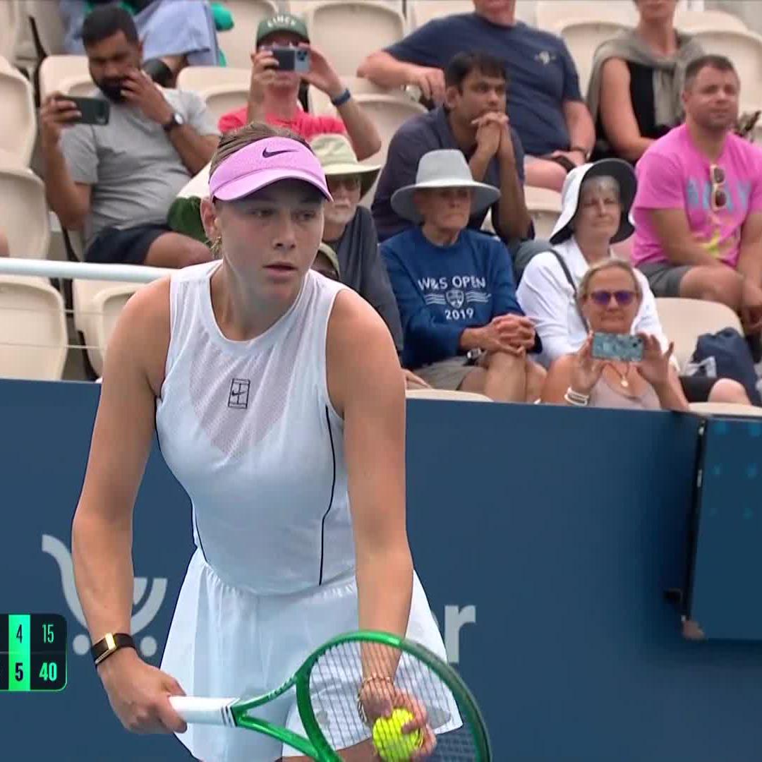 Sealed with an Ace 👊 Amanda Anisimova defeats Noskova 6-1, 6-4. #CincyTennis