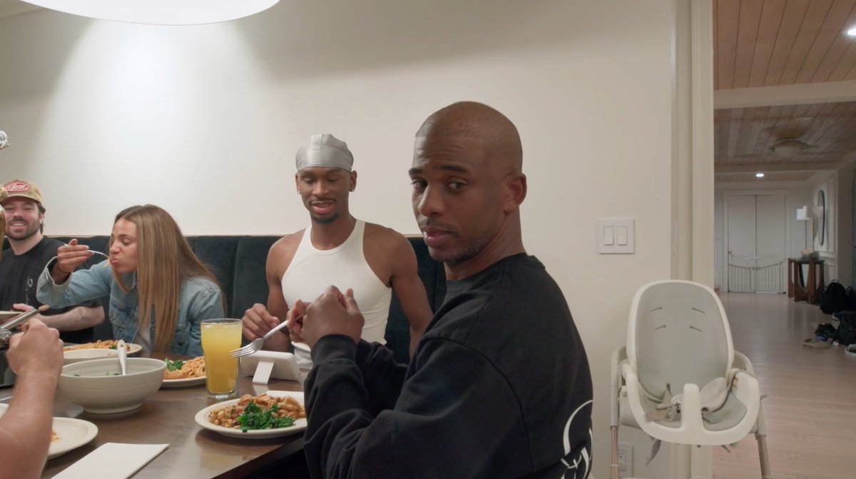 Chris Paul's reaction after Shai Gilgeous-Alexander’s dog started growling was too good 😭 He really said “I’m out” 😭 📺: Starting 5 Season 2