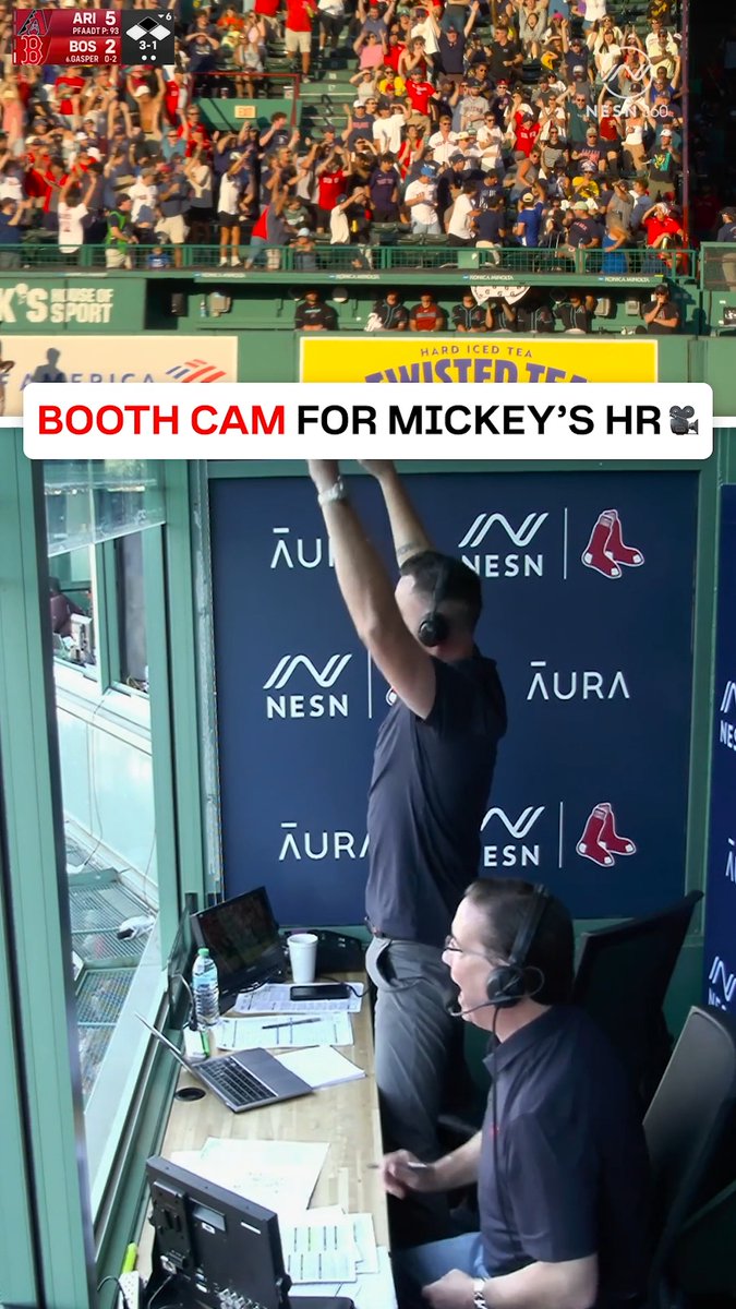 "CARROLL BACKING UP, BACKING UP, BACKING UP, BACKING UP, IT'S GONE!" 🎙️ WE'VE GOT A BRAND NEW BALLGAME AT FENWAY 🔥