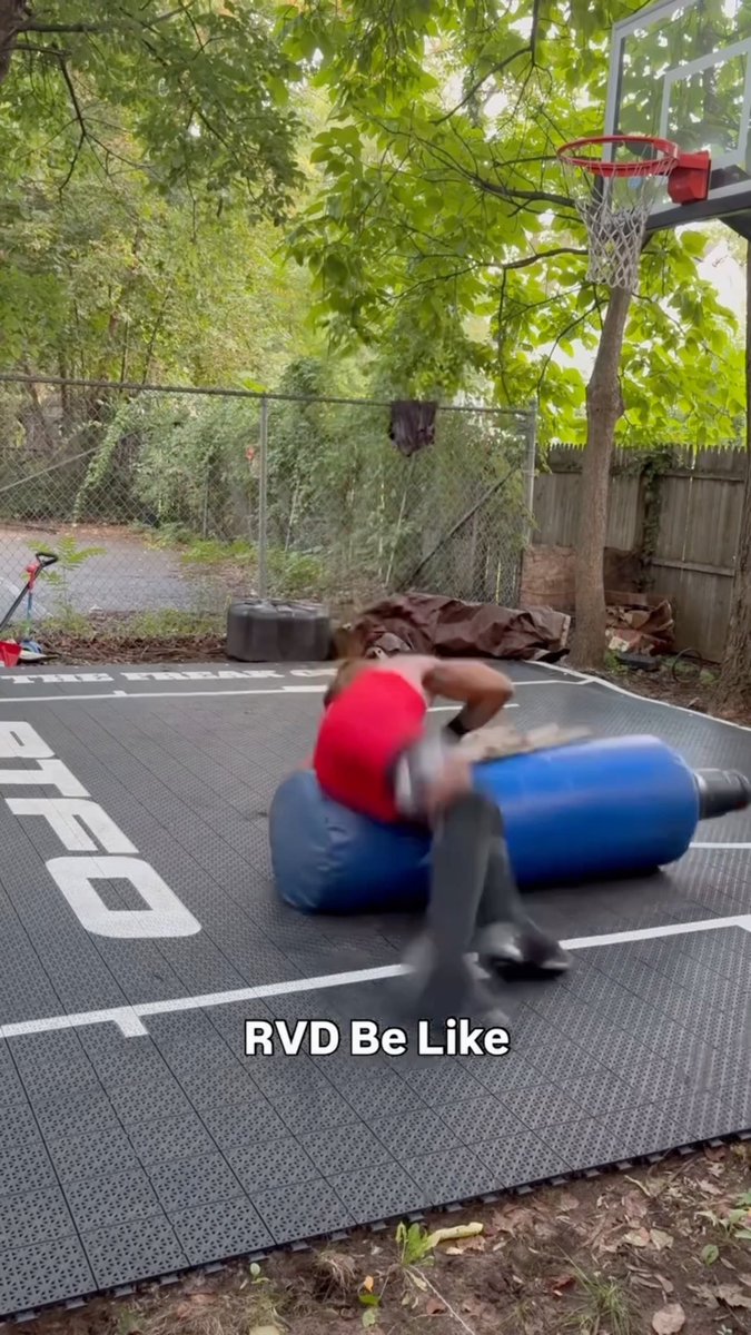 THIS IS THE GREATEST ROB VAN DAM IMPRESSION OF ALL TIME 😭 IDC WHAT ANYONE SAYS.