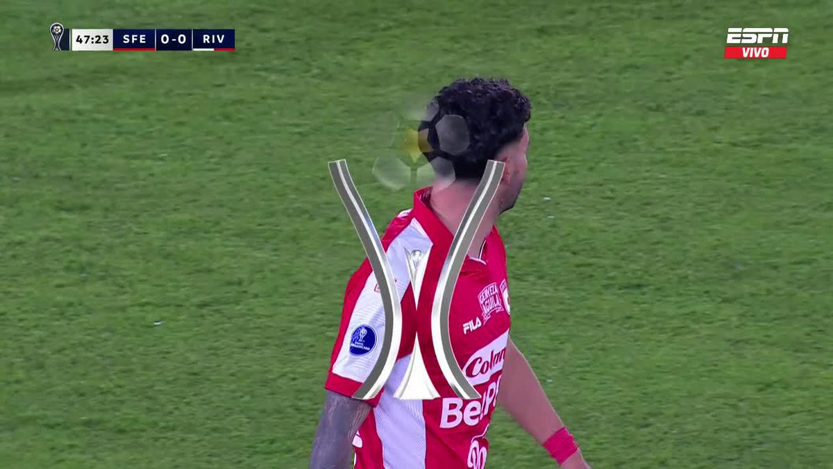 ¡NOOOOOOO BUSTOS! Increíble gol errado de Nahuel en el inicio del segundo tiempo de Santa Fe vs. River en Bogotá 📺 Mira nuestros partidos de la CONMEBOL 🌎 #Sudamericana en el Plan Premium de Disney+ Latinoamérica