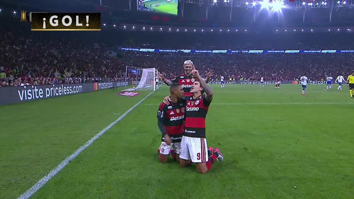 😎 ¡OTRO GOLAZO DE FLAMENGO PARA PONERSE ARRIBA EN LA SERIE! De Arrascaeta comandó la jugada, Pedro volvió a asistir de taco y Samu Lino puso el 2-1 sobre Cruzeiro en el Maracaná. ▶️ Mirá la 🏆 CONMEBOL #Libertadores en el Plan Premium de #DisneyPlus