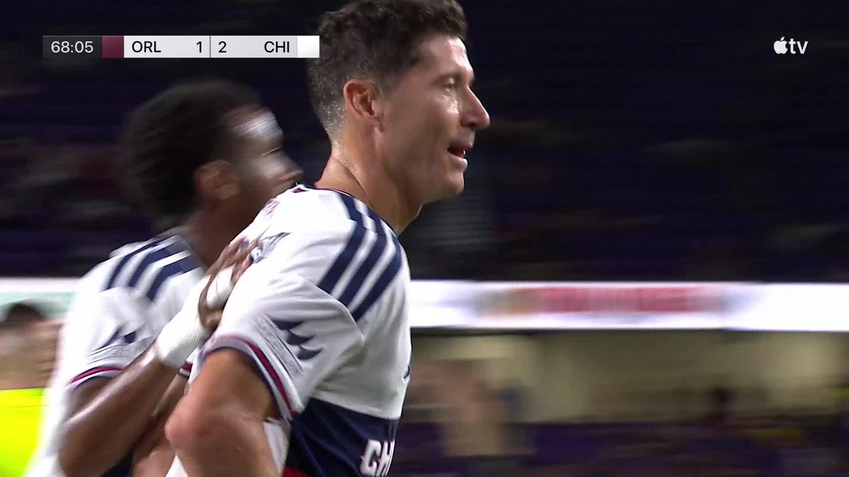 Lewandowski puts Chicago back in front from the spot ☝️