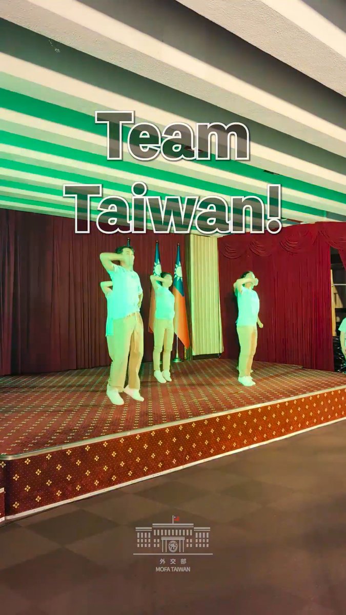 Minister 林佳龍 Lin Chia-lung sent off #Taiwan🇹🇼’s International Youth & #TaiwanICDF Campus Ambassadors as they head to our allies to put their talents into action. From culture & language to drone tech, these young ambassadors will build friendships & connect Taiwan with the world. 🌏
