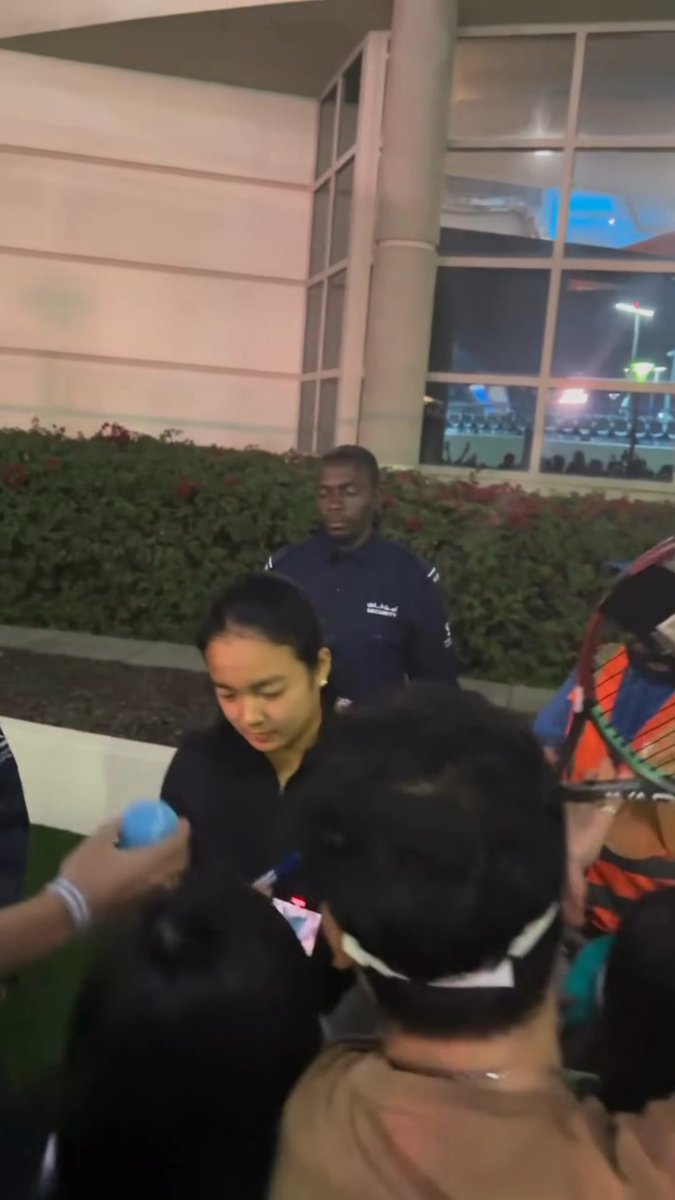 Alex Eala and her fans. This is bigger than tennis.😭😭