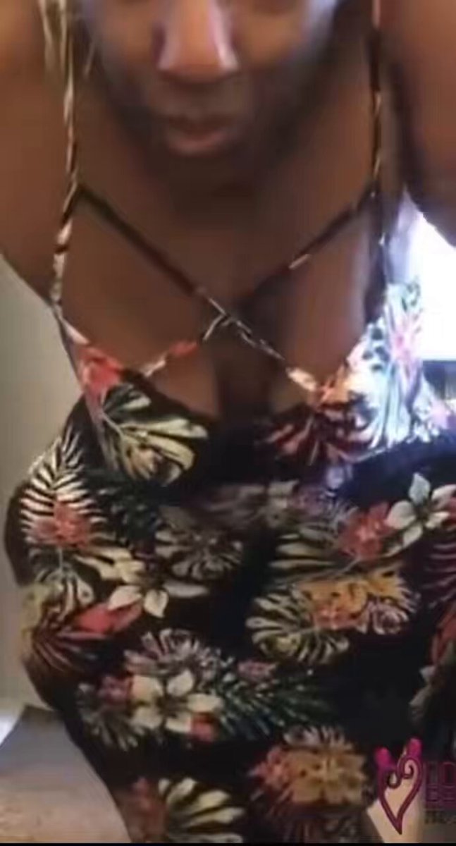 Massive booty granny striptease