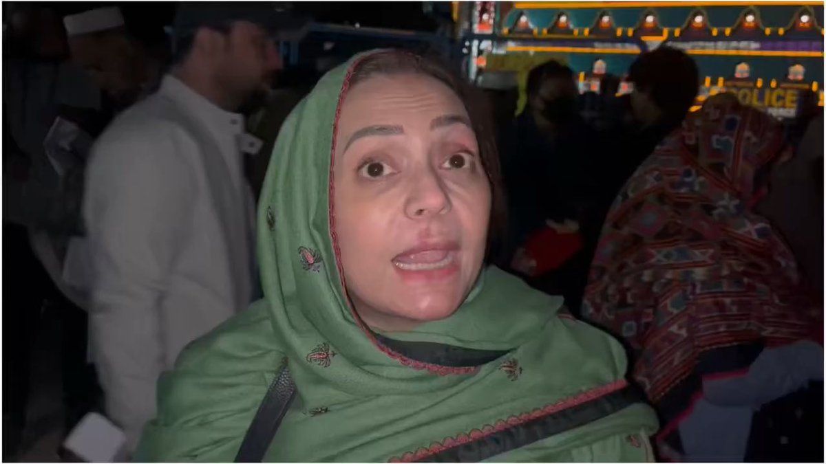 آواز اٹھائیں 🚨 سبین یونس جو ہر وقت اڈیالہ جیل کے باہر خان صاحب کی بہنوں کے ساتھ موجود ہوتی ہے اسے گھر آدھی رات کو گھر سے اغوا کیا آج کئی دن ہو گئے ، سوشل میڈیا سبین یونس کی رہائی کے لئے بھرپور آواز اٹھائیں وہ ایک نہتی معصوم عورت ہے #ہر_دل_سے_دعا_خان_کے_نام