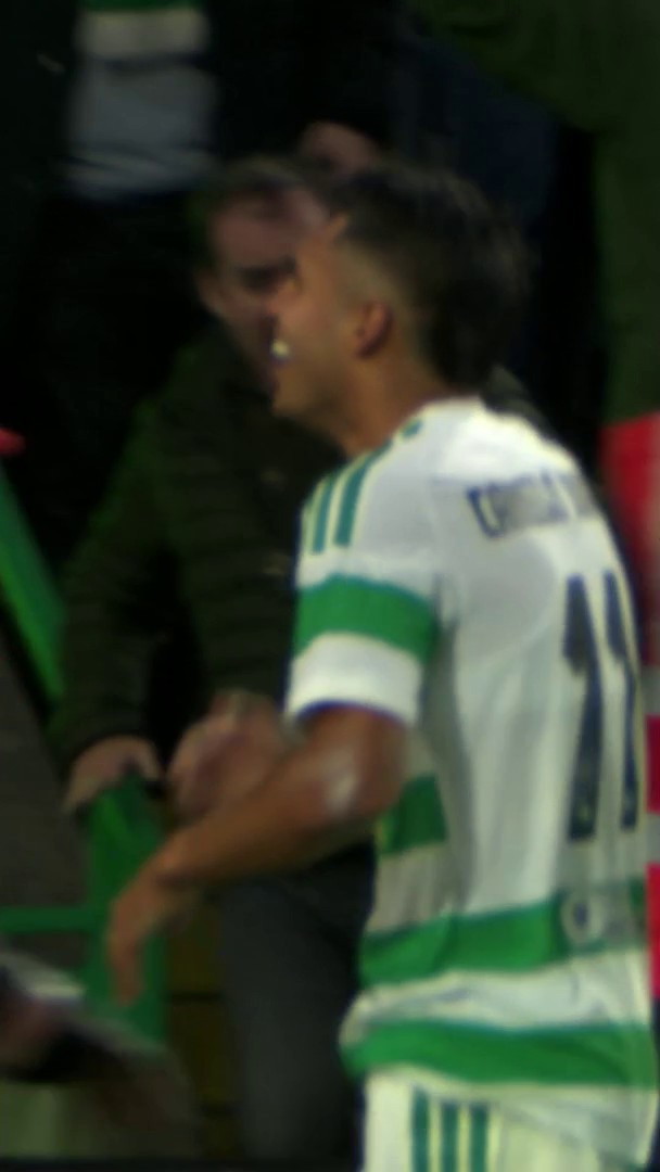 Celtic go from back to front in just SIX passes 😳⚡️