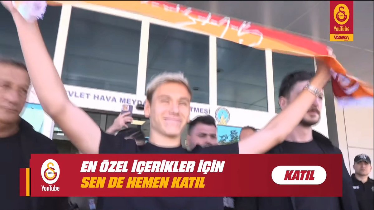 Batrakov, taraftarlarımızı selamladı. (GS Youtube Katıl)