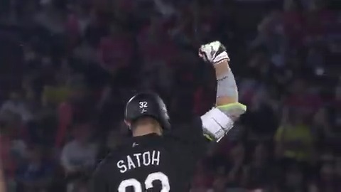 突き放すトシくんの一打‼️ 千葉ロッテ 佐藤都志也 選手が満塁から2点タイムリー2ベースヒット👏
