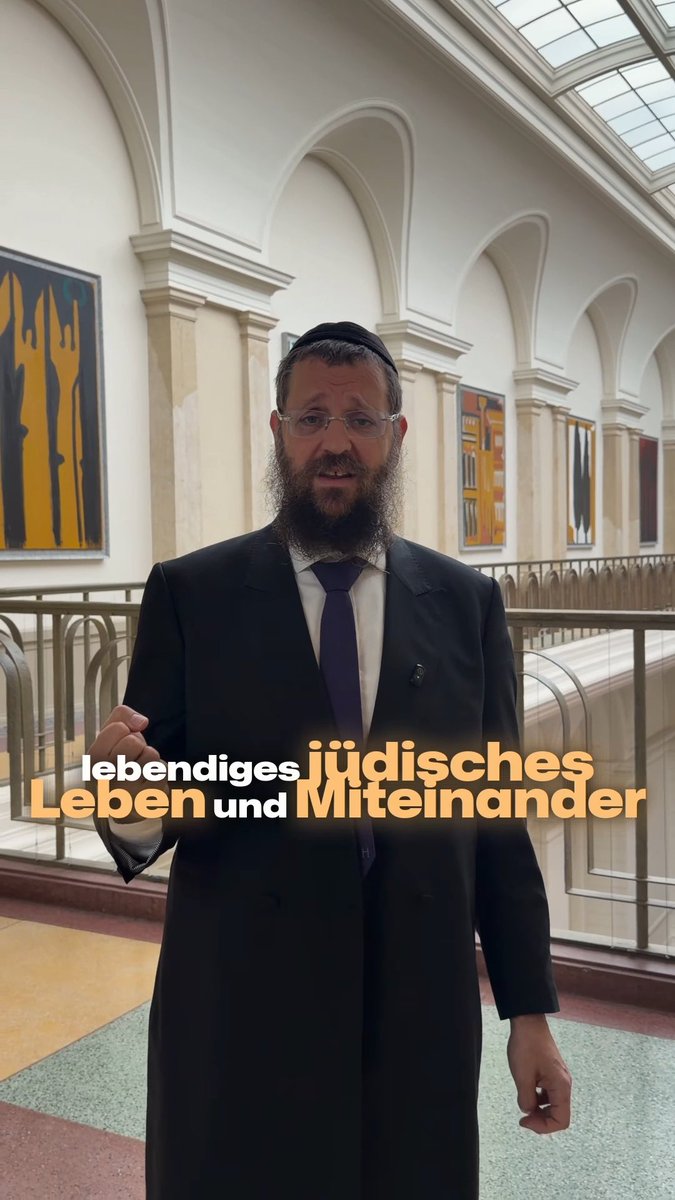 Viele fragen gerade: Welche Partei soll man eigentlich wählen? Ich sage: Diejenige, die für Demokratie einsteht. Diejenige, die dafür sorgt, dass jüdisches Leben sichtbar, lebendig und sicher sein kann. Diejenige, die nicht nur von Vielfalt spricht, sondern sie auch schützt. Denn genau das brauchen wir: ein positives jüdisches Leben und ein echtes Miteinander ..mitten in Berlin.