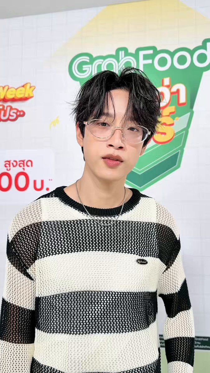 มาแล้วว พิแกร็บขอโทษที่มาช้าน้า 🥺 🙏🏻ขอบคุณทุกคนที่อดใจรอกันจนถึงตอนนี้เลย 💚 บีอัสทุกคนเก่มมากก 🎉 และนี่คือการสวมบทบาทของ 4 หนุ่ม!! นี่สินะที่เขาเรียกว่าสังคมหล่อหลอม 🤣🤣 GRABFOOD X BUS #GrabFoodถูกกว่าชัวร์xBUS #ไทยช่วยไทยพลัสเลือกGrab #BUSbecauseofyouishine