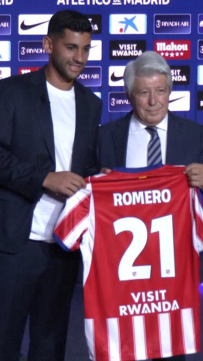 Cristian Romero is officially unveiled as an Atlético Madrid player 🔴⚪️