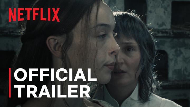 Ketika amarah berbicara melalui kapak berdarah 🪓 Serial Monster: The Lizzie Borden Story, tayang 17 September di Netflix!