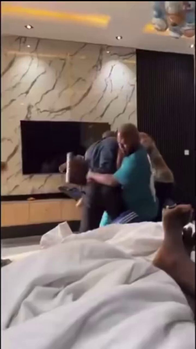 Nollywood producer got into a physical fight with actress Pamela Okoye on set. 😲