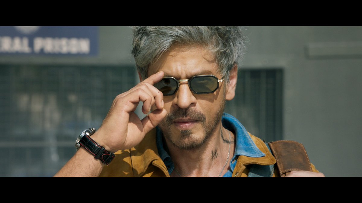 The King is ready to roar! 🔥🦁 Shah Rukh Khan is back in a fierce new avatar in 'King'. Coming to TGV on Christmas! #ShahRukhKhan #King #SRK