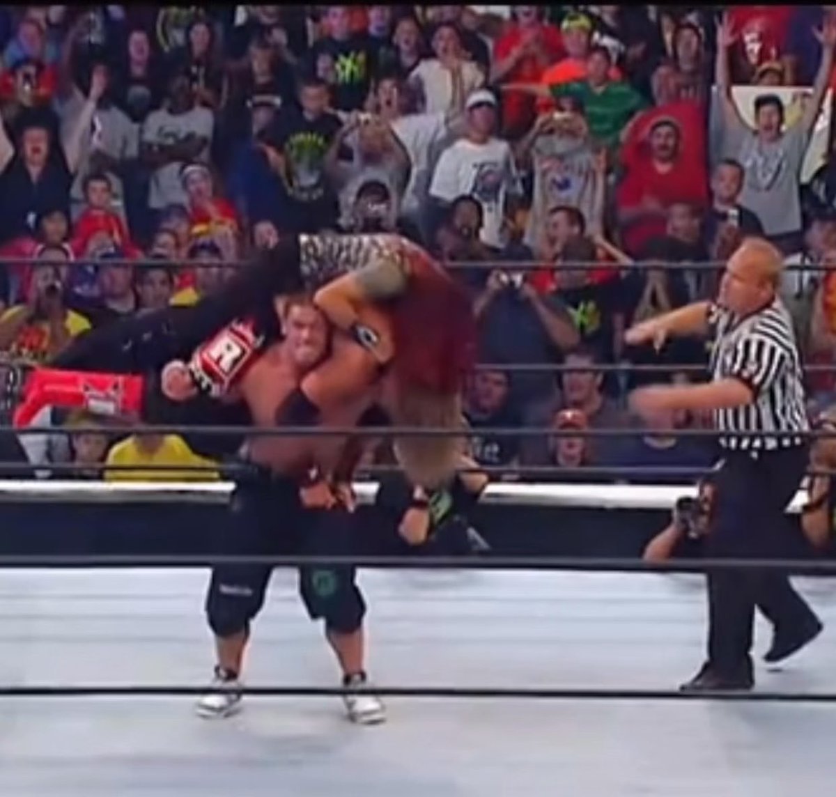 On this day, 20 years ago John Cena challenged Edge for the WWE Championship at Summer Slam Cena was about to get the win but edge rocked em with brass knuckles to get the victory. EDGE ALWAYS FOUND A WAY TO WIN 😭 (2006)
